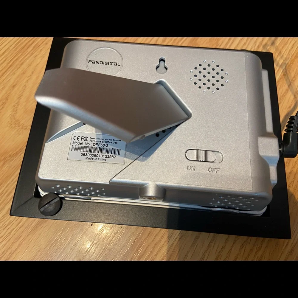 Digital Photo Frame - Picture 5 of 16